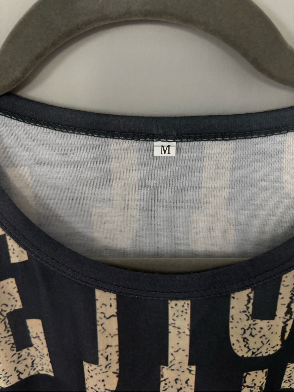 Rolling Stones Dark Gray Tank Top with Red Tongue Graphic and Microphone - Picture 3 of 3